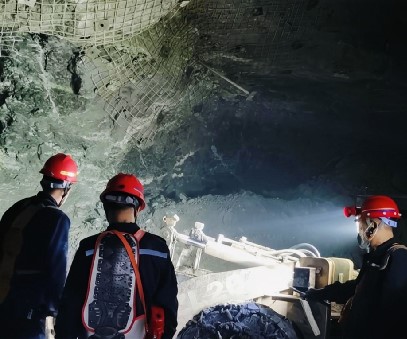 西溝鐵礦｜織密安全防護(hù)網(wǎng)，護(hù)航全年“零傷亡”